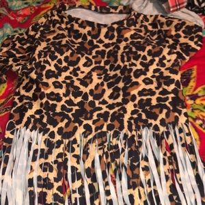 Cute detail cheetah print top